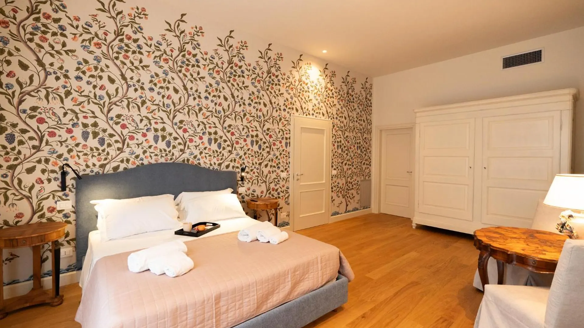 Palazzo Biasini By Postcardsfrom Hotel Verona 0*,  Italy