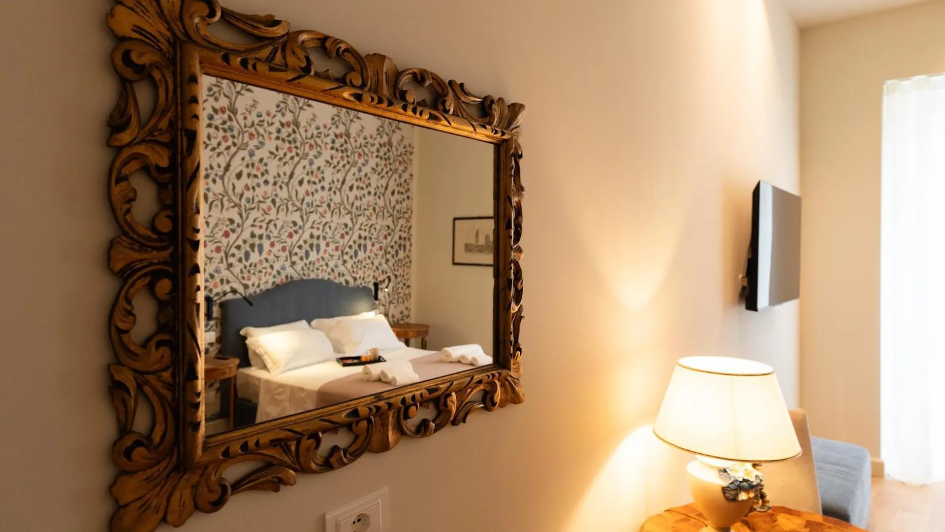Palazzo Biasini By Postcardsfrom Hotel Verona Guest house