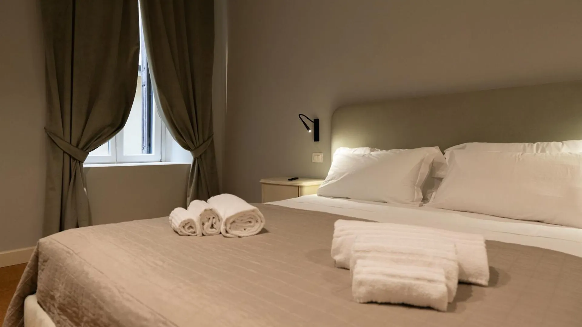 Palazzo Biasini By Postcardsfrom Hotel Verona Guest house