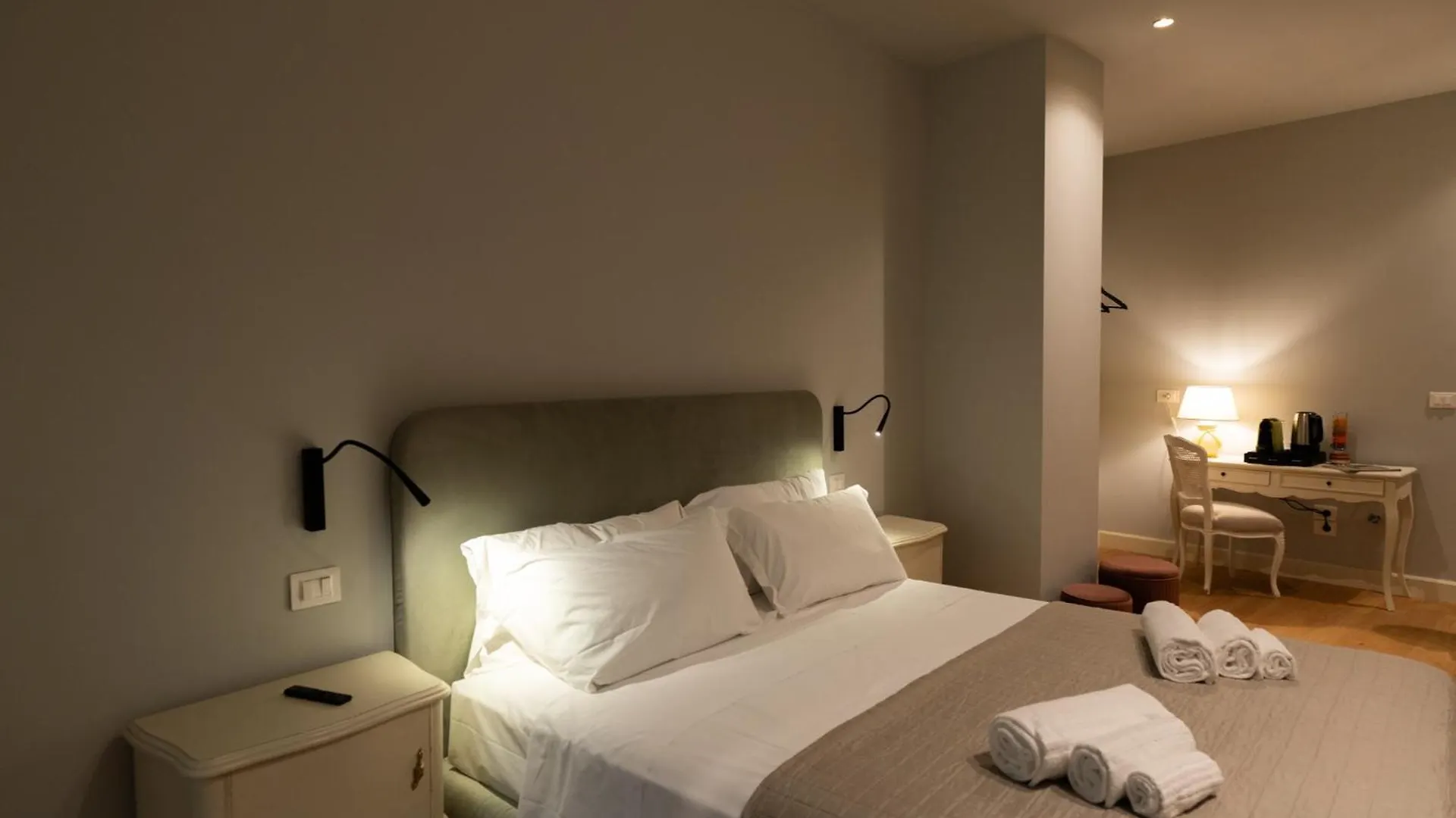Palazzo Biasini By Postcardsfrom Hotel Verona