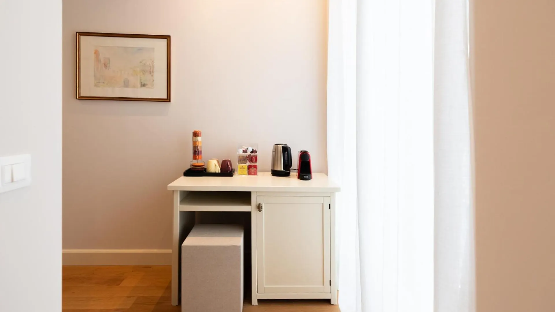Palazzo Biasini By Postcardsfrom Hotel Verona Guest house